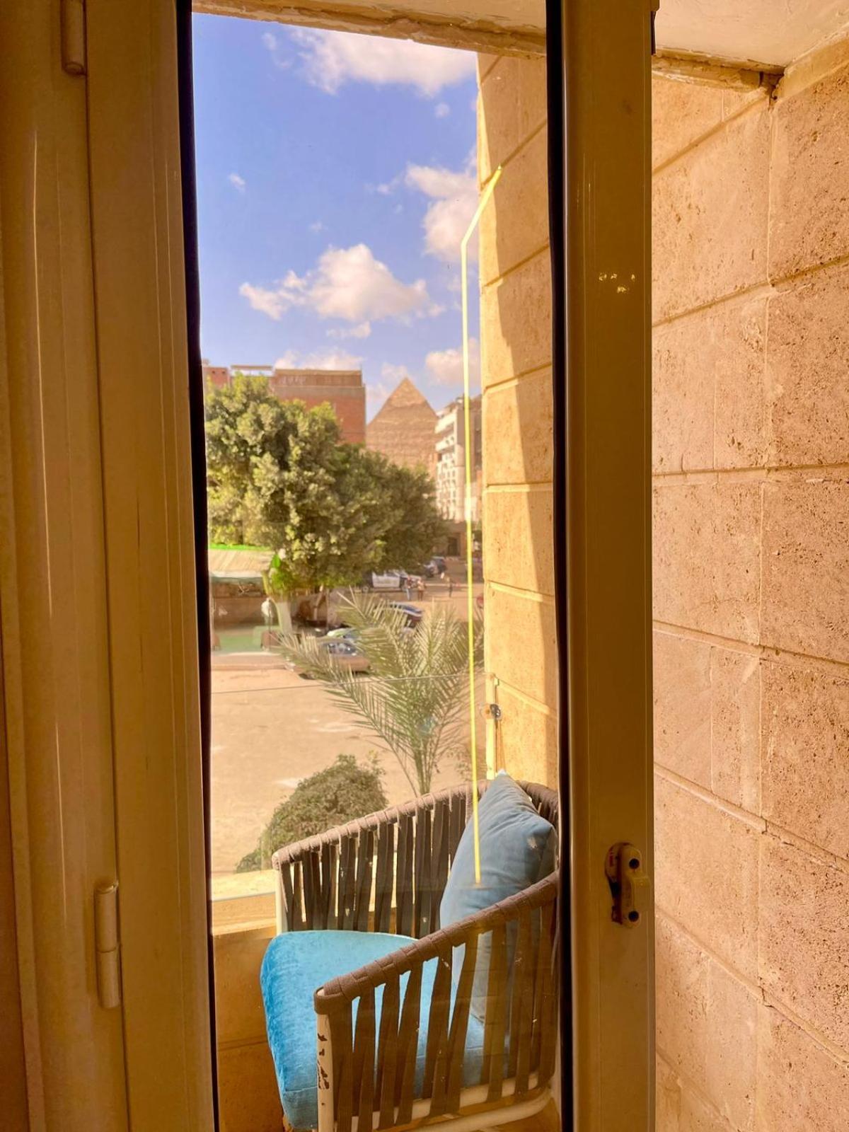 Cleopatra Tower Pyramid View Hotel Kafrat al Jabal Luaran gambar