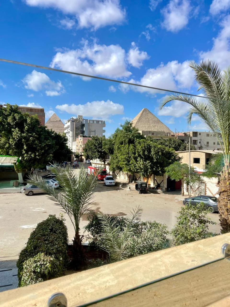 Cleopatra Tower Pyramid View Hotel Kafrat al Jabal Luaran gambar